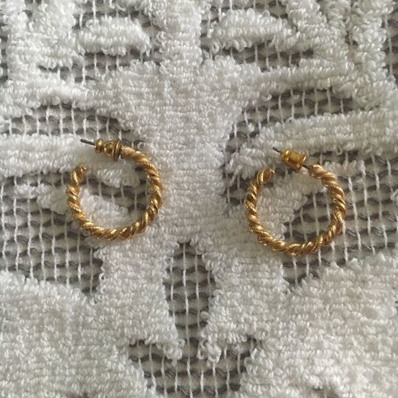 Text Gold  hoop Earrings - Picture 6 of 8